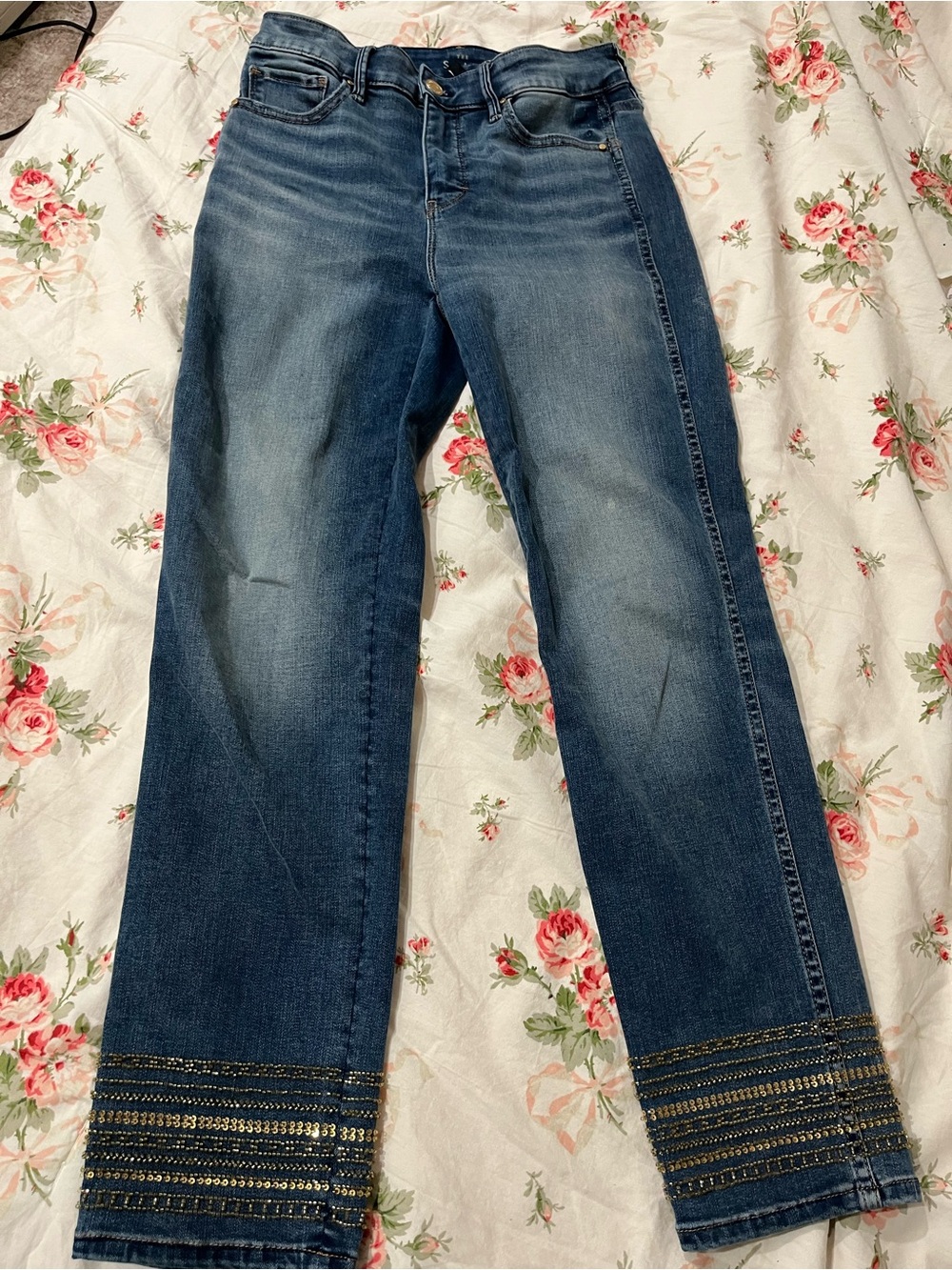 WHBM Classic Blue Women's Straight slim Jeans with Decorative Hem size 0 - Picture 2 of 10